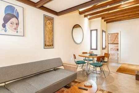 Appartement Peaceful Y Beautiful Apt In La Latina à Madrid Extérieur photo